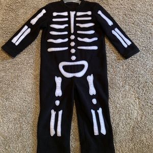 Skeleton costume 2-3 Years
